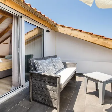 Rodon Tripiti Nest Exsecutive Apartment