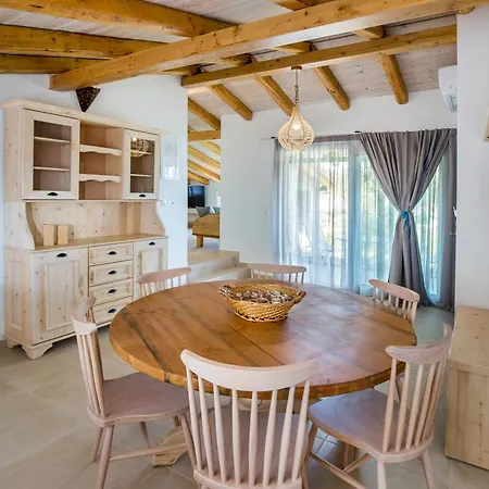 Rodon Tripiti Nest Exsecutive Apartment *